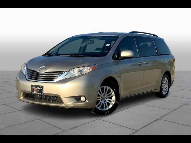 2017 Toyota Sienna XLE