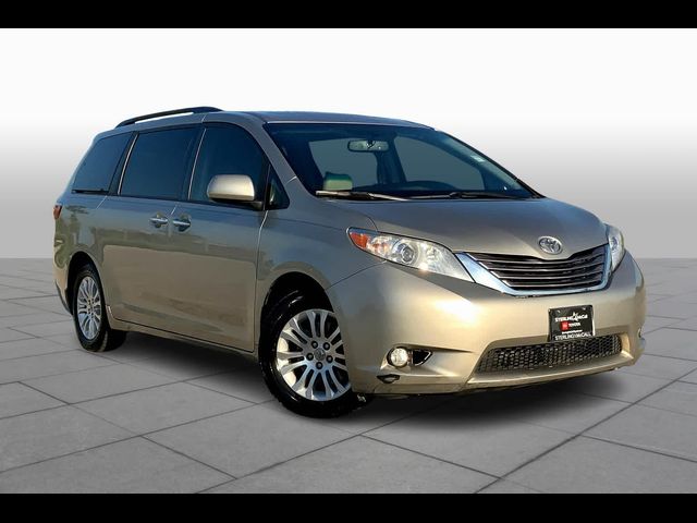 2017 Toyota Sienna XLE