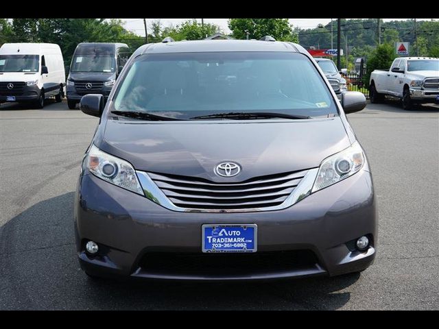 2017 Toyota Sienna XLE Premium