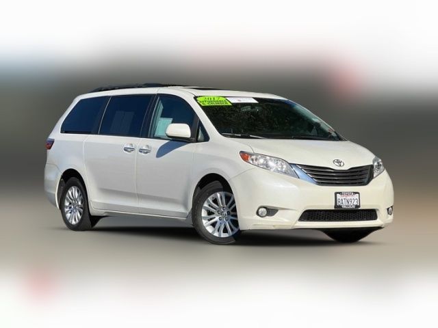 2017 Toyota Sienna XLE