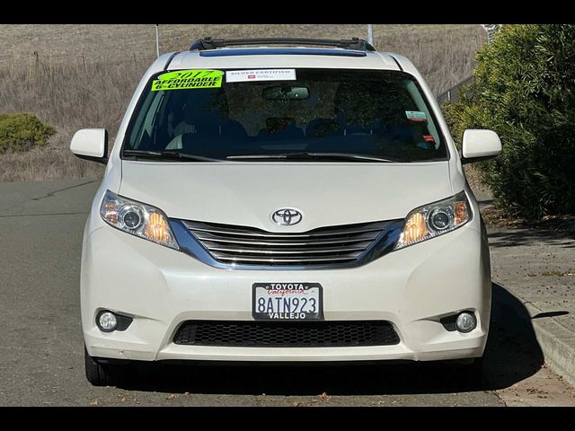 2017 Toyota Sienna XLE