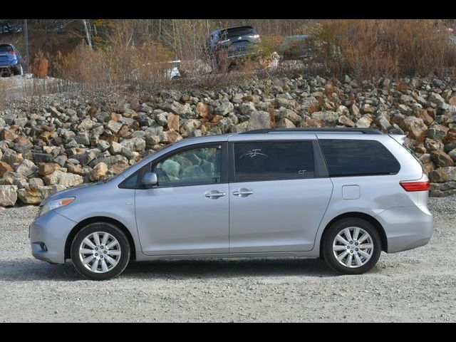 2017 Toyota Sienna 