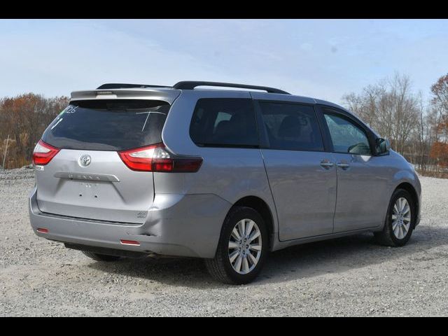 2017 Toyota Sienna 