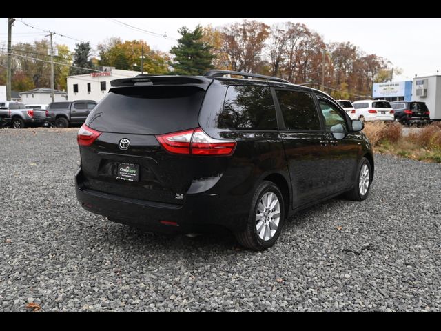 2017 Toyota Sienna 