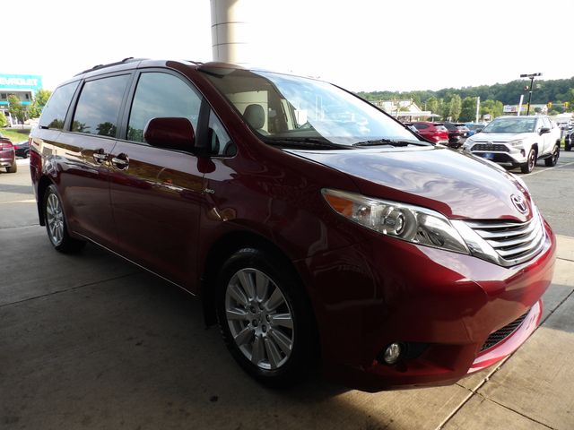 2017 Toyota Sienna 