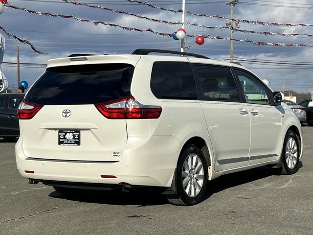 2017 Toyota Sienna 