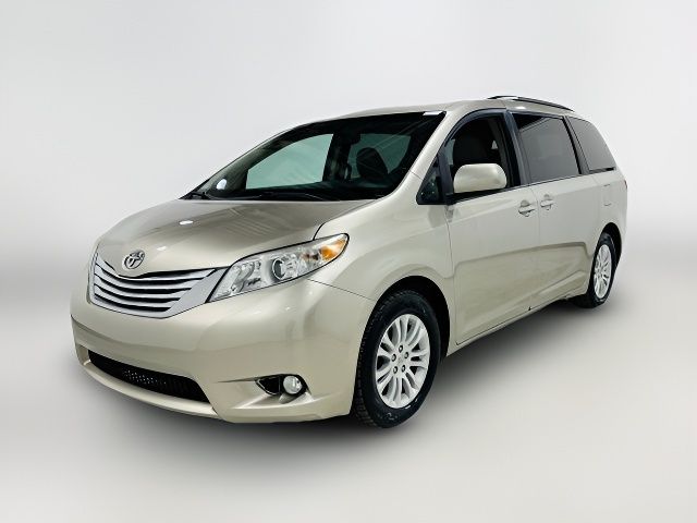 2017 Toyota Sienna XLE Auto Access Seat