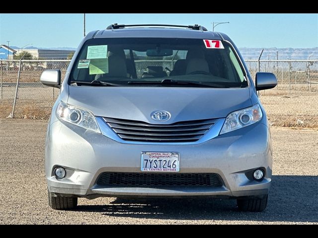 2017 Toyota Sienna XLE