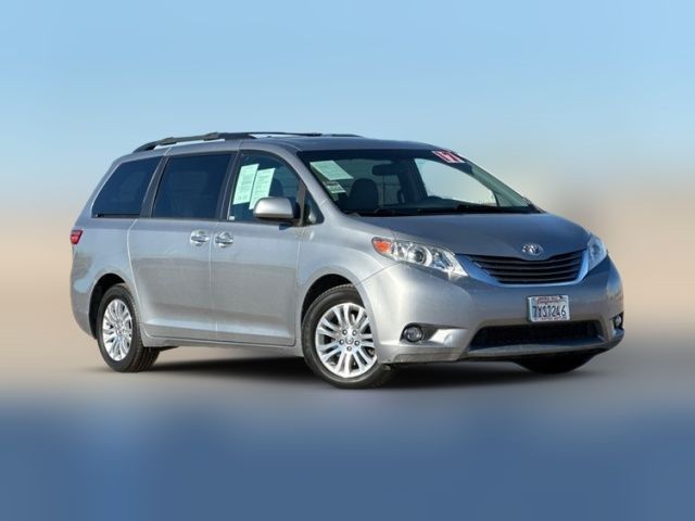 2017 Toyota Sienna XLE