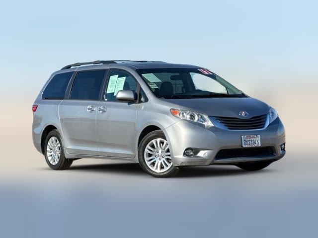 2017 Toyota Sienna XLE