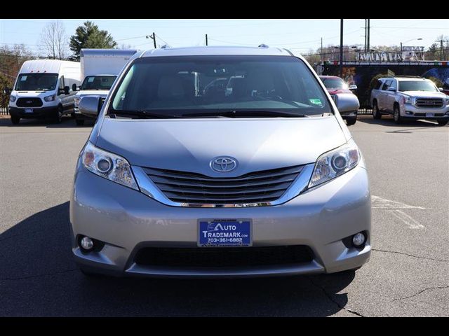 2017 Toyota Sienna 