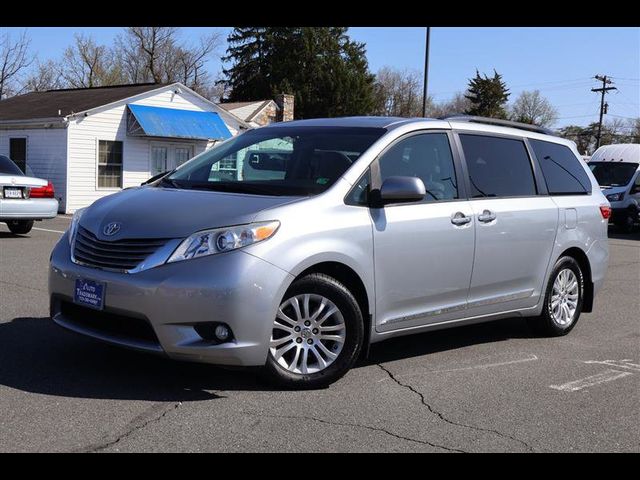 2017 Toyota Sienna 
