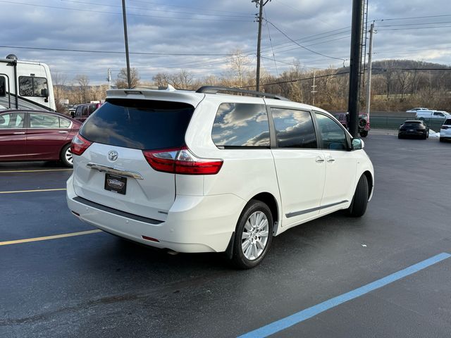 2017 Toyota Sienna 