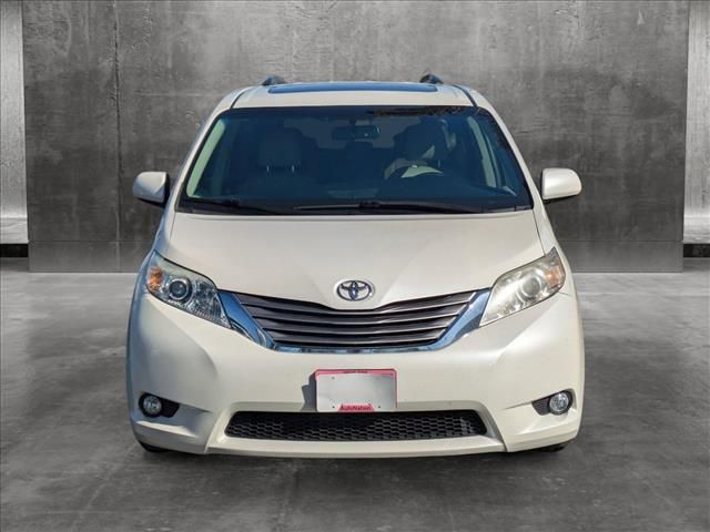 2017 Toyota Sienna XLE