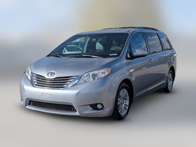 2017 Toyota Sienna XLE Auto Access Seat