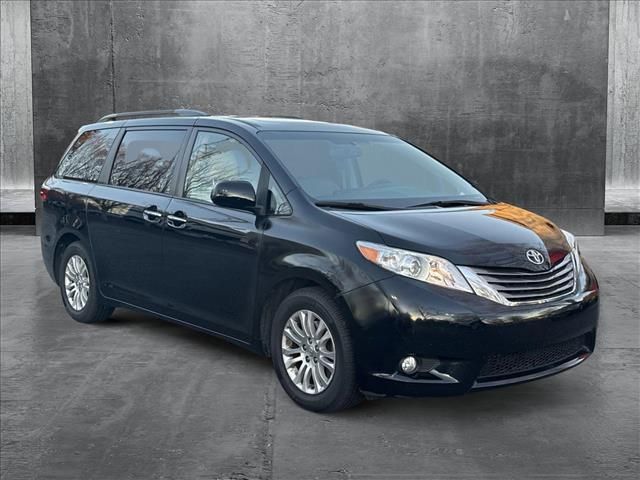 2017 Toyota Sienna XLE Premium