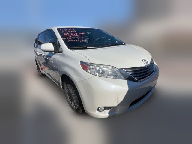 2017 Toyota Sienna XLE