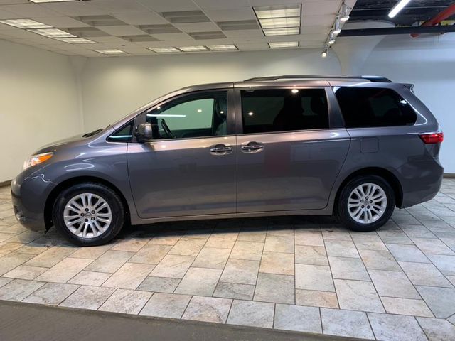 2017 Toyota Sienna XLE Premium