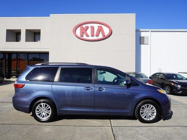 2017 Toyota Sienna 