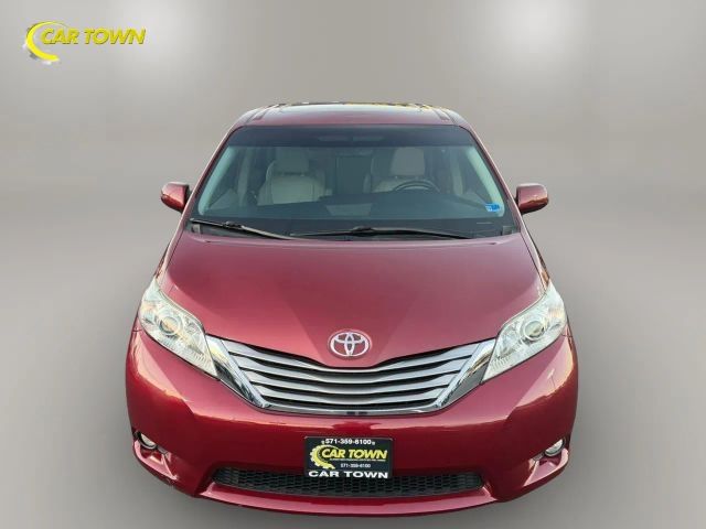 2017 Toyota Sienna XLE
