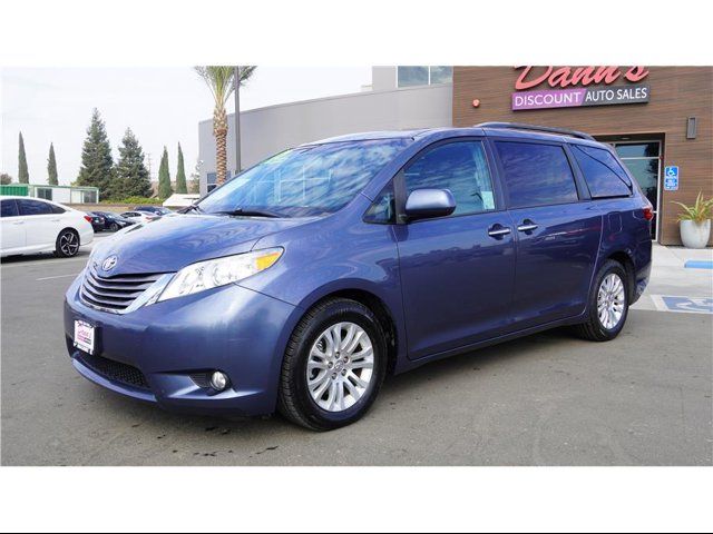 2017 Toyota Sienna 