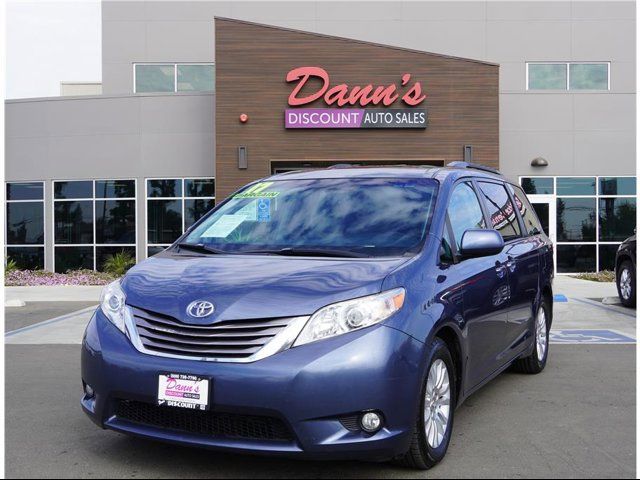 2017 Toyota Sienna 