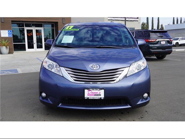 2017 Toyota Sienna 