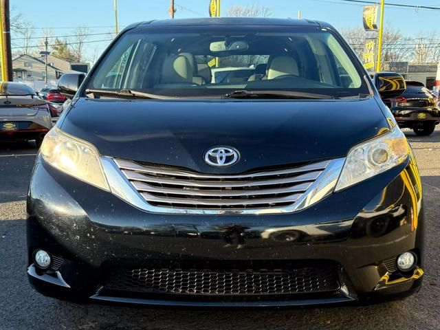 2017 Toyota Sienna XLE