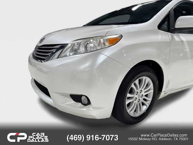 2017 Toyota Sienna XLE