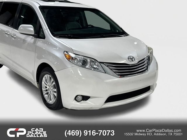 2017 Toyota Sienna XLE