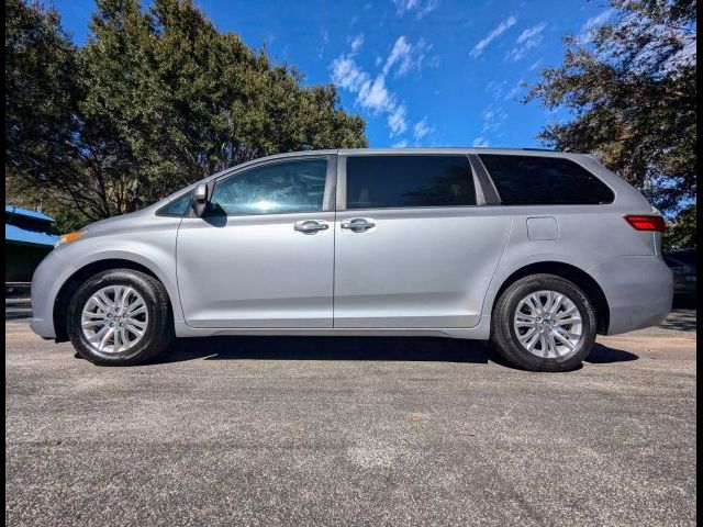 2017 Toyota Sienna XLE