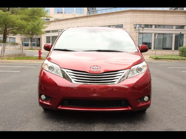 2017 Toyota Sienna XLE