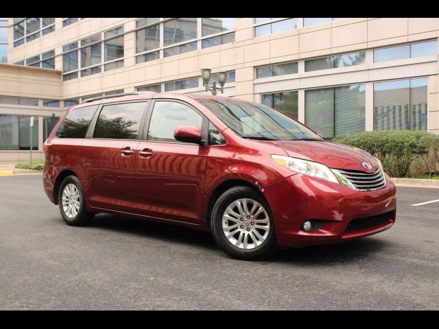 2017 Toyota Sienna XLE