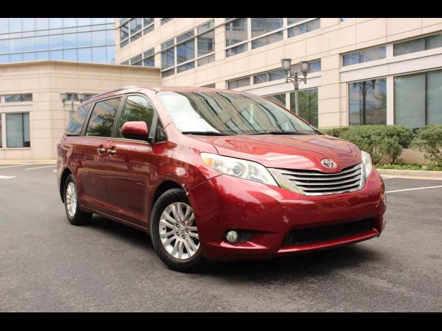 2017 Toyota Sienna XLE