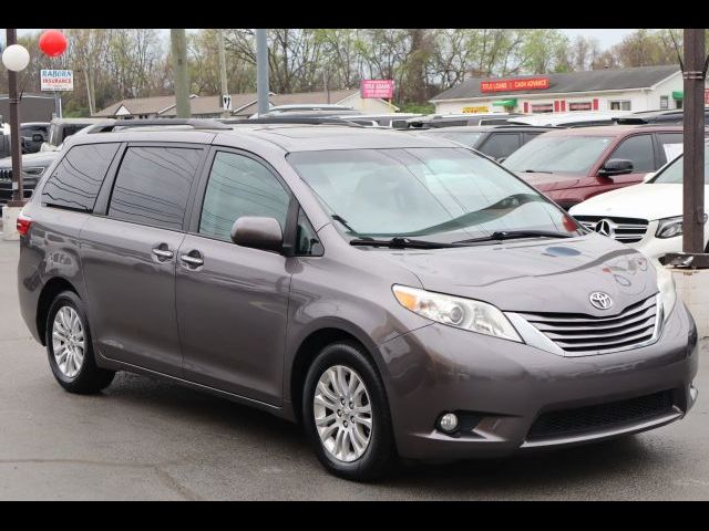 2017 Toyota Sienna XLE