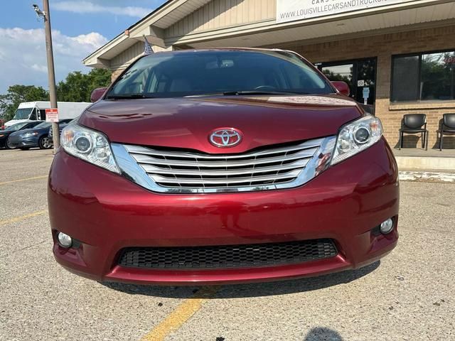 2017 Toyota Sienna XLE