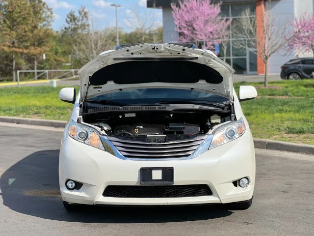 2017 Toyota Sienna XLE
