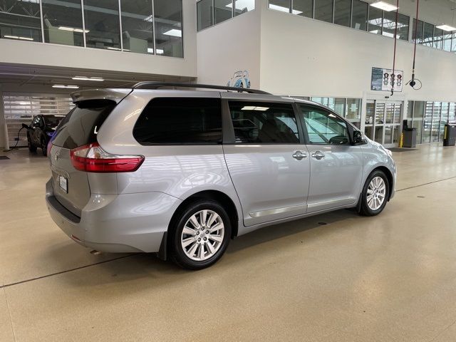 2017 Toyota Sienna XLE Premium