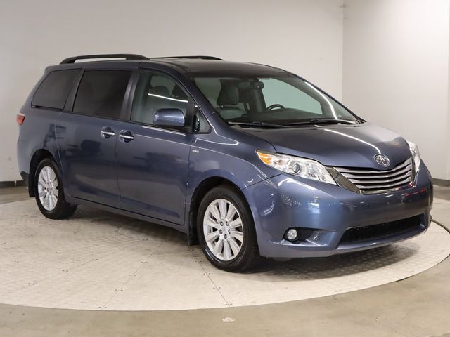 2017 Toyota Sienna XLE