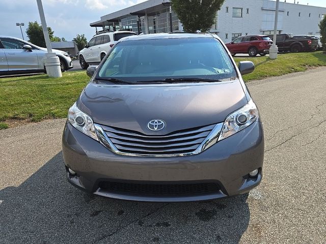 2017 Toyota Sienna XLE Premium