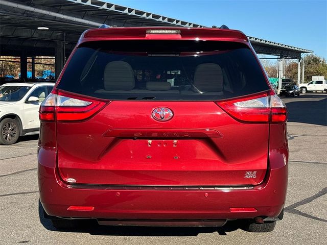 2017 Toyota Sienna XLE Premium