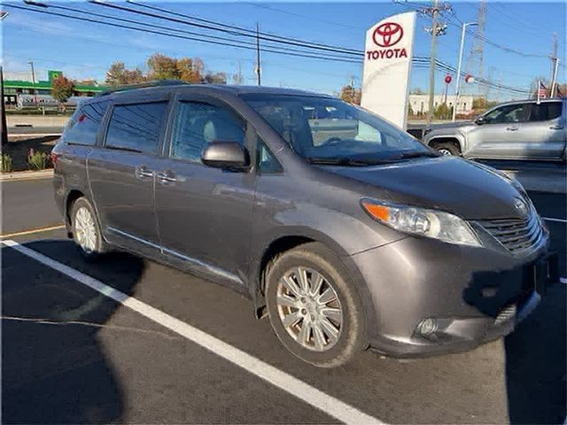 2017 Toyota Sienna XLE Premium