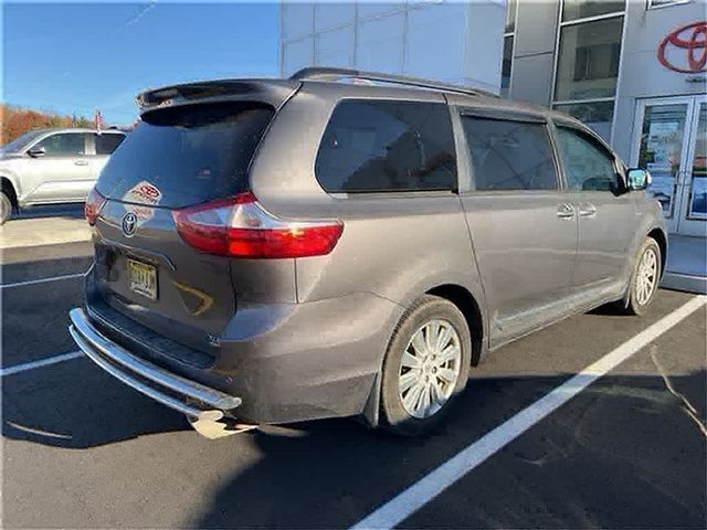 2017 Toyota Sienna XLE Premium