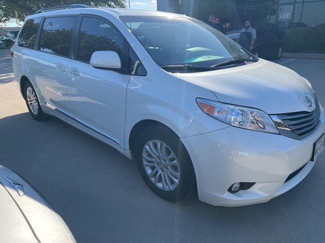 2017 Toyota Sienna XLE Premium