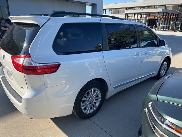 2017 Toyota Sienna XLE Premium