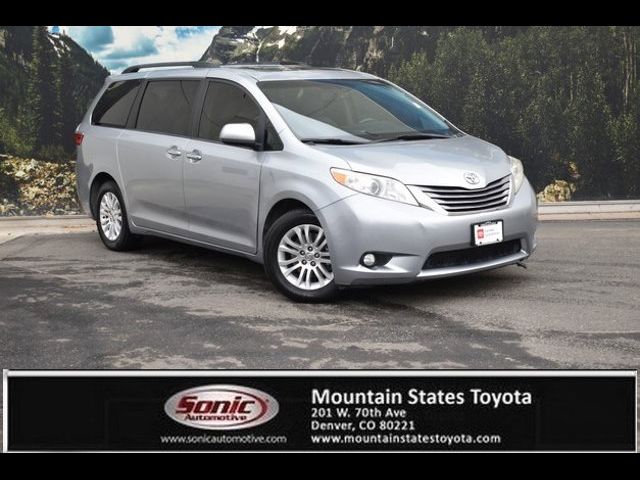 2017 Toyota Sienna XLE Premium