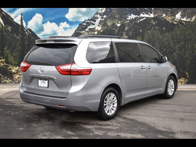 2017 Toyota Sienna XLE Premium