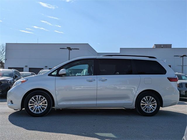 2017 Toyota Sienna XLE Premium