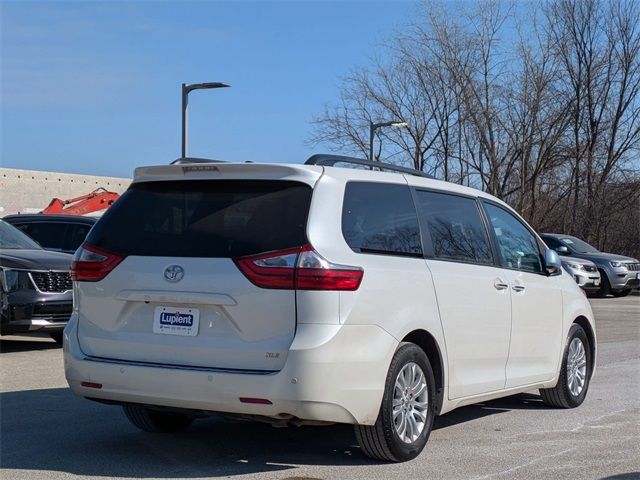 2017 Toyota Sienna XLE Premium