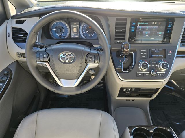 2017 Toyota Sienna XLE Premium